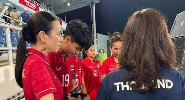 Trước thềm SEA Games 33 khởi tranh, Madam Pang - Chủ tịch Liên đoàn Bóng đá Thái Lan từng tuyên bố sẽ thâu tóm trọn bộ 4 Huy chương Vàng ở các nội dung bóng đá nam, bóng đá nữ, futsal nam và futsal nữ. 20251214-224055-kunmu5ec.jpg