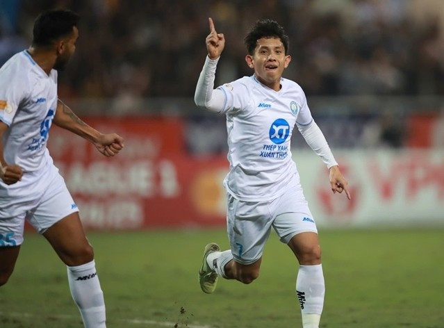 Cầu thủ đủ điều kiện sẽ được đăng ký thi đấu kể từ vòng 12 V-League, hoàn toàn không phải từ vòng 11. z6361667659468-35743bee9169a22437d590eebdad319a.jpg