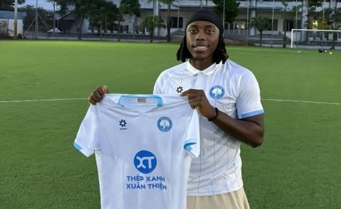 Arnaud được kỳ vọng sẽ gia tăng sức mạnh hàng công cho đội bóng thành Nam trong thời gian tới khi V-League bước vào giai đoạn quan trọng. 622239469-1326079589539003-2065368448637391149-n-3977.jpg