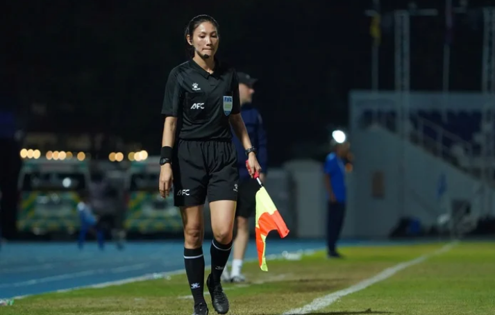 Mặc dù có đẳng cấp FIFA, nhưng nữ trọng tài người Lào Phutsavan Chanthavong không có tên trong danh sách được AFC chọn làm nhiệm vụ tại VCK Asian Cup nữ 2026. 00000000000000000.png