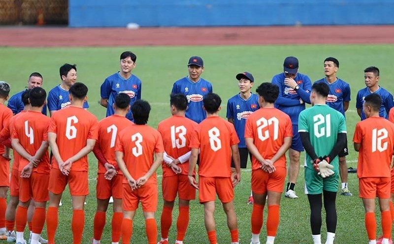 Đây cũng chính là kịch bản mà người hâm mộ bóng đá Việt Nam và Đông Nam Á đang mong chờ. 2-1.jpg
