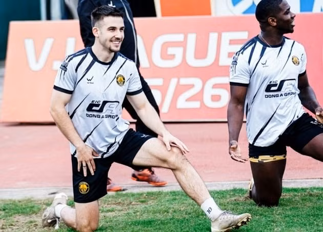 4 cầu thủ được Thanh Hóa đăng ký bao gồm ngoại binh Amar Catic và 3 cầu thủ nội binh là Lê Văn Hưng, Nguyễn Hữu Dũng và Lê Văn Hoàn. img-1a93b911.jpg