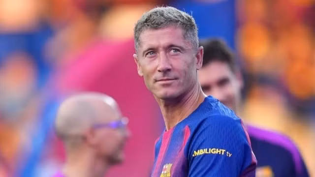 Chân sút người Ba Lan còn hợp đồng với Barcelona tới tháng 6/2026 đồng nghĩa từ tháng 1 năm 2026, tiền đạo này có thể tự do đàm phán với bất kỳ CLB nào. robert-lewandowski-5-1200x675jp-68c14d3fca15e.jpg