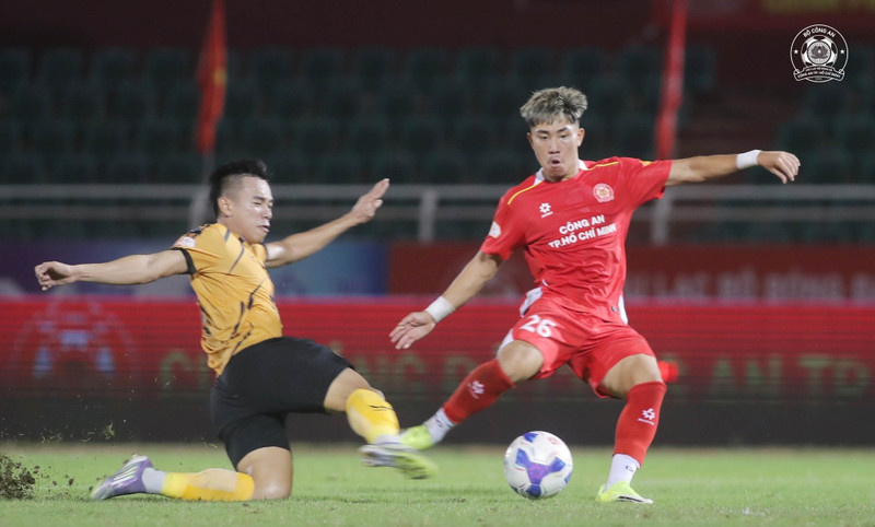 Ở vòng 15 V-League 2025/26, tiền đạo Việt kiều Khoa Ngô đã lập công góp phần giúp CLB Công an TP.HCM giành chiến thắng 1-0 trước Hoàng Anh Gia Lai. 6293644181221473945549613224375518465520594304n-1772884890125-1772884891115723607762.jpg