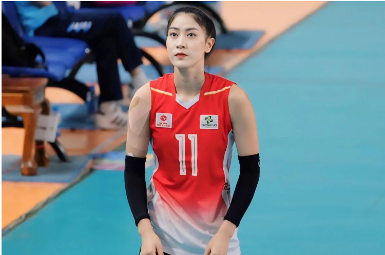 Trong làng bóng chuyền Việt Nam, Hoàng Thị Kiều Trinh sinh ngày 11/2/2001 ở huyện Lệ Thủy, tỉnh Quảng Bình (cũ) là 1 trong những VĐV nhận được nhiều sự chú ý từ người hâm mộ. 988777.png