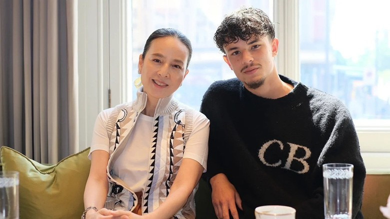 Chủ tịch Liên đoàn Bóng đá Thái Lan (FAT), bà Madam Pang, đã chính thức xác nhận thông tin này khiến fan hâm mộ xứ chùa vàng tỏ ra hết sức hào hứng. cuu-tuyen-thu-u19-anh-dung-truoc-kha-nang-dau-quan-cho-dt-thai-lan.jpg
