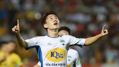 Đến khi chia tay Hoàng Anh Gia Lai (sau gần 18 năm gắn bó), Minh Vương đá khoảng 230 trận cho đội này và ghi 49 bàn thắng. files-library-images-site-1-20191020-web-tran-minh-vuong-danh-ca-thanh-xuan-de-tru-hang-41-183520.jpg