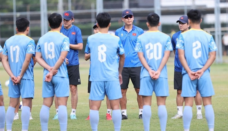 Chiều 9/12, U22 Việt Nam tiếp tục có buổi tập để hướng tới trận đấu quan trọng với U22 Malaysia vào ngày 11/12 ở lượt trận cuối vòng bảng SEA Games. z7309034843870-dce9b69c1480d8f9645b278dcb18d054.jpg