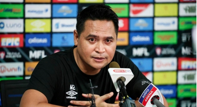 HLV Nafuzi Zain của Malaysia hài lòng với các học trò: “Đầu tiên, tôi muốn gửi lời chúc mừng và cảm ơn đến tất cả các cầu thủ của tôi ngày hôm nay. Họ đã thể hiện một màn trình diễn tuyệt vời tối nay. 999999999999999.png
