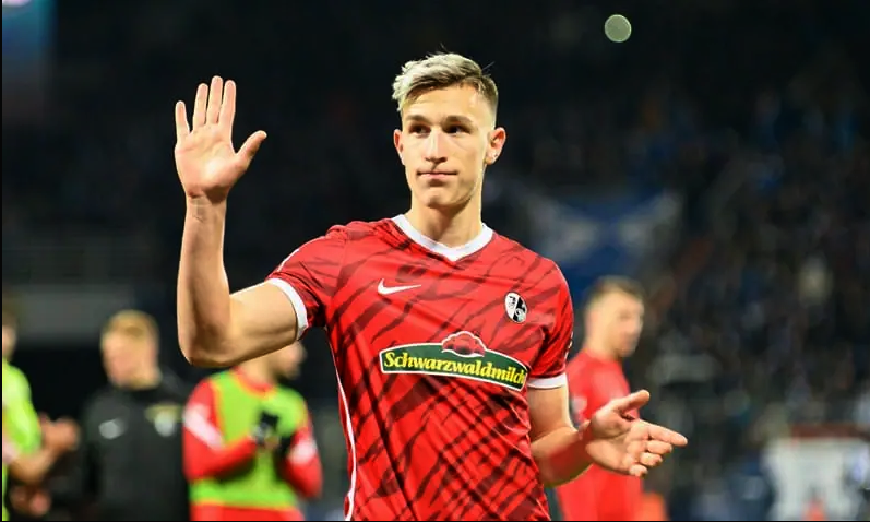 Mùa giải 2024, Nico Schlotterbeck đã ra sân tổng cộng 37 trận trên mọi đấu trường, bao gồm 23 trận ở Bundesliga, 12 trận tại Champions League và 2 trận ở cúp quốc gia Đức. 1.png