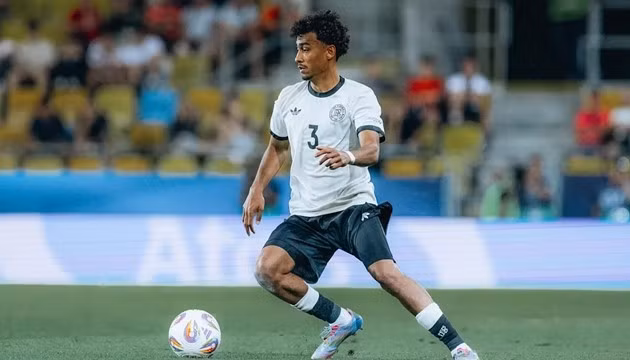 Phong độ ấn tượng của cầu thủ 22 tuổi cũng giúp Brown lần đầu được triệu tập lên đội tuyển quốc gia Đức và có màn ra mắt trong chiến thắng 2-1 trước Ghana vừa qua. 20251016-001612-zb5xv5yb.jpg