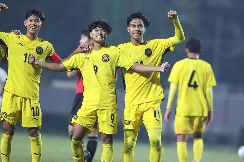 Ở trận đấu cùng giờ, đội tuyển U17 Malaysia đã bất ngờ có được chiến thắng quần đảo Bắc Mariana với tỷ số siêu đậm 13-0. 586777389-1172459608421284-8454225070352964043-n.jpg