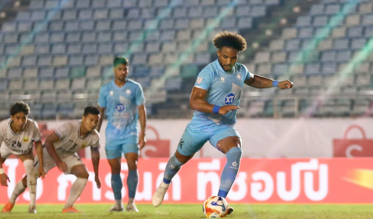 Sự trở lại quá ấn tượng của Nguyễn Xuân Son đem lại niềm hứng khởi rất lớn cho NHM bóng đá Việt Nam và các CĐV CLB Thép xanh Nam Định. 8888888888888888888.png