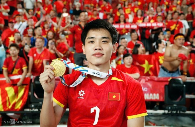 Nguyễn Đình Bắc hiện là một trong những ngôi sao được quan tâm nhất của bóng đá Việt Nam và khu vực. b609b4206d4c28e021594edfca1c98fd8da6c873d19fbf3c9f0152ad1a1882d2e6d63c-z7341607112143-249f87cf8e99a25-7239-1654-1766456447.jpg