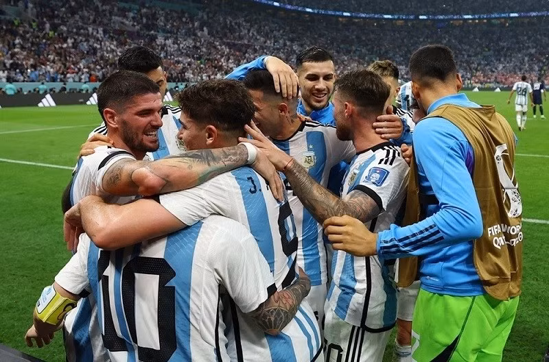 Ở trận giao hữu gặp Angola tại thủ đô Luanda tới, vị trí trong khung gỗ Argentina sẽ thuộc về 1 thủ môn khác, thay vì Martinez như thường lệ. 22.jpg