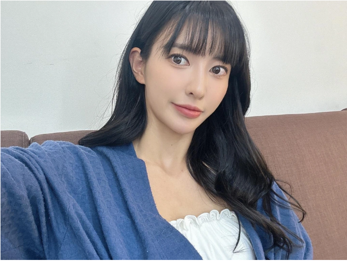 Cô nàng xinh thường đăng những hình ảnh và video về cuộc sống và tập luyện của mình và nhận được nhiều phản hồi tích cực từ phía người hâm mộ. 5.png