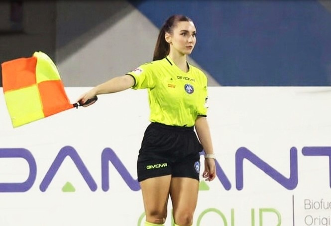 referee-football-arbitro-assistentearbitrale-guardalinee-17695729131491083881013-1769585018567-17695850188771230864839.jpg