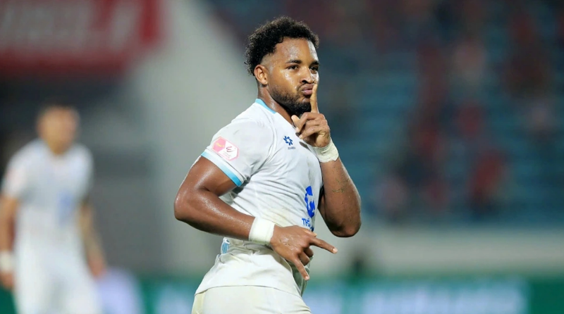 Chia sẻ sau trận đấu, Xuân Son không giấu được sự phấn khích: "Cảm xúc thật tuyệt vời. Tôi chỉ muốn thể hiện tốt nhất có thể trên sân cỏ". 00000000000000000.png