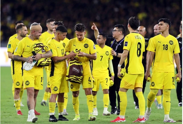 Theo tờ Tirto, Ủy ban kháng cáo của FIFA thông báo: " Sẽ mở cuộc điều tra xem xét vai trò của Tổng thư ký FAM - Rahman và 2 người đại diện được FIFA cấp phép là các ông Nicolas Puppo và Frederico Moraes". 0998987777.png