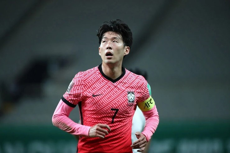 son-heung-min-da-trung-binh-57-tran-mua-bao-han-quoc-lo-nguy-co-kip-suc-17-740-1655133814-96-width740height494.jpg