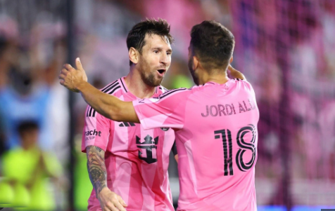 Trong khi đó, tính đến thời điểm hiện tại, Messi đã ghi được 889 bàn trong sự nghiệp (không tính bàn ở các trận giao hữu), với 40 bàn chỉ riêng trong mùa giải 2025. image-6308.png