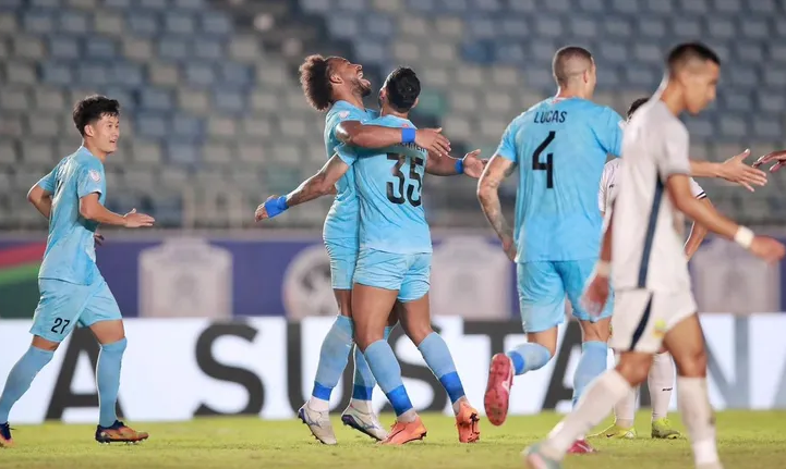 Toàn thắng sau 2 trận, CLB Thép xanh Nam Định xếp thứ 2 bảng B với 6 điểm do kém CLB Johor Darul Ta'zim của Malaysia 1 điểm nhưng đang thi đấu ít hơn 1 trận ở Cúp C1 Đông Nam Á. 000000000000.png