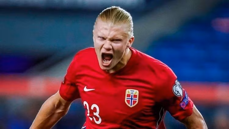 Tính trên mọi đấu trường mùa này, Haaland có 32 bàn thắng cho câu lạc bộ và đội tuyển trong năm nay. haaland-na-uy.jpg