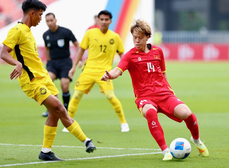 Trong số này, không ít cầu thủ U22 Việt Nam cũng đã khoác áo đội tuyển quốc gia như Trung Kiên, Đình Bắc... z7316787980616-78bba264b57edcfcc979b94c32cc2036-1536x1127.jpg