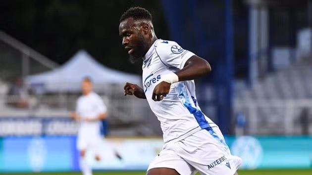 Theo Africa Sport, Man Utd đang cân nhắc một thương vụ đầy bất ngờ trong kỳ chuyển nhượng tháng 1 với Lassine Sinayoko. 20251228-065900-ocdbpquf.jpg