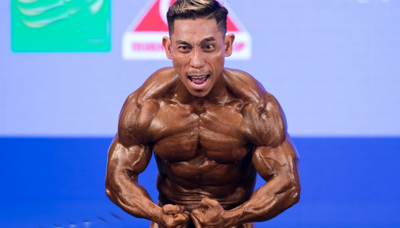 Cơ bắp cuồn cuộn của Phạm Văn Mách. 8887776565.png