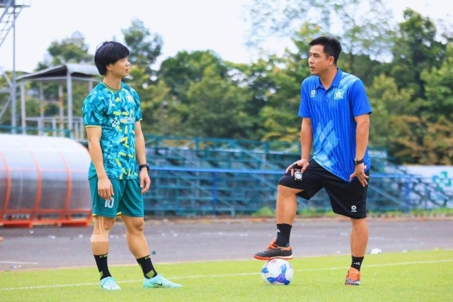 Trang chủ đội bóng miền Đông Nam Bộ Trường Tươi Đồng Nai đăng tải những hình ảnh của Công Phượng tập luyện cùng các đồng đội sau thời gian dài dưỡng thương. 571277141-122210757188047179-1367198715058943534-n-1-6902ef7b17849.jpg