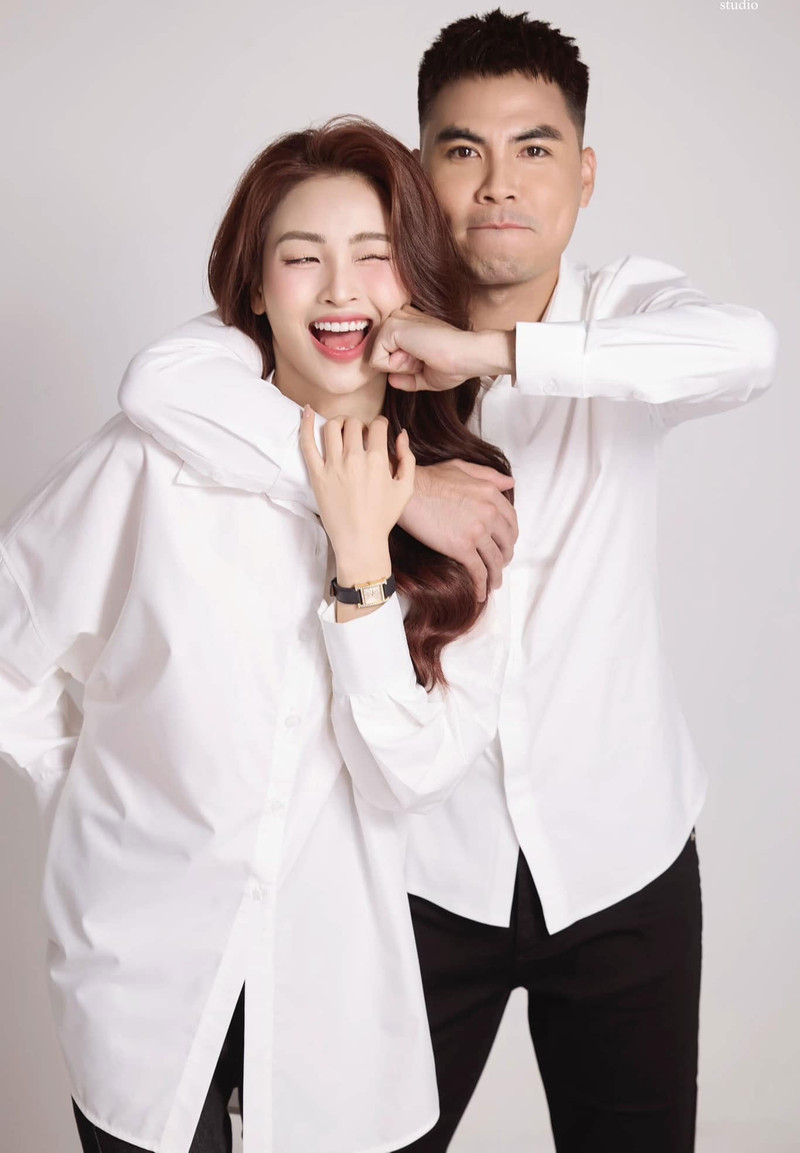 Vẻ đẹp đôi của Đức Huy- Huyền Trang. static-imagesvnncdnnet-vps-images-publish-000001-000003-2025-3-15-huyentrang3-29188.jpg