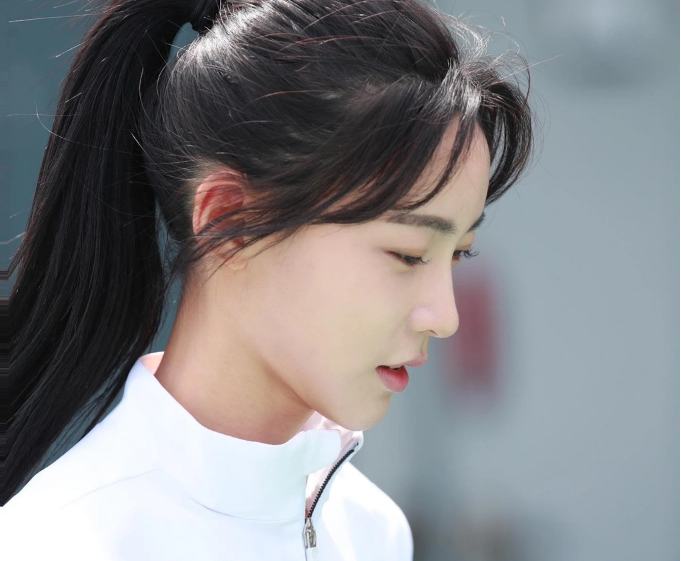 Vẻ đẹp mộng mơ của cô nàng Kim Min Ji. 4.png