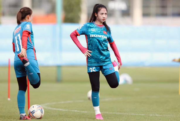 Trần Thị Duyên đến với bóng đá từ năm 2012 và sớm trở thành nhân tố quan trọng của đội tuyển nữ Việt Nam trong vài năm trở lại đây. 8877766.png