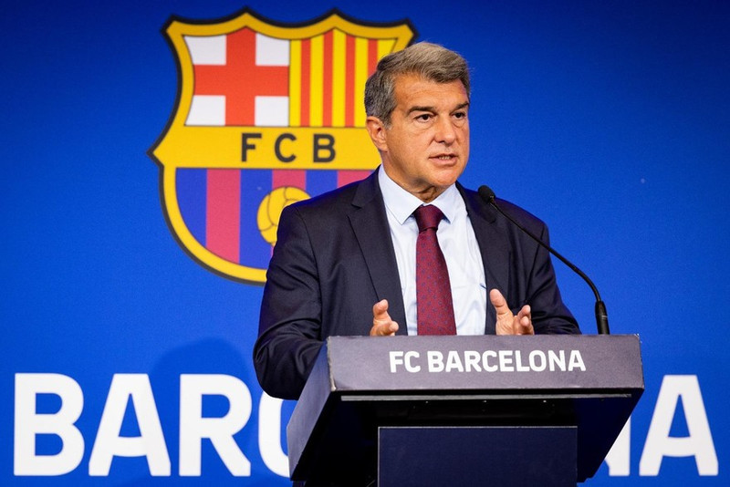 Trả lời Catalunya Radio, Laporta nói: "Vì sự tôn trọng dành cho Messi, cho các cầu thủ và cho các hội viên của chúng tôi, đây không phải là lúc để suy đoán về những kịch bản phi thực tế". image.jpg