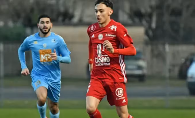 Jessy Nguyễn - cầu thủ trẻ gốc Việt (sinh năm 2001) hiện đang thử việc tại CLB Thép Xanh Nam Định, đương kim vô địch V-League. 0000000000000000000000.png