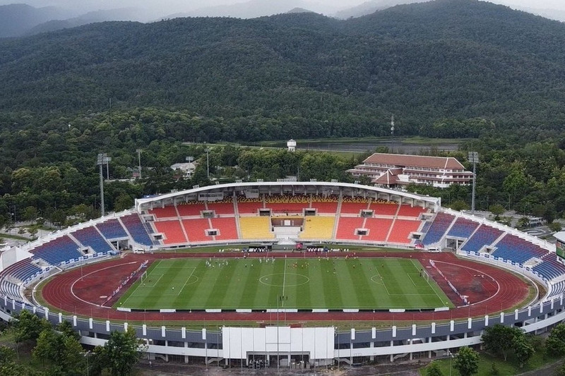 Cả hai trận đấu trên của U22 Việt Nam đều diễn ra tại sân 700th Anniversary, Chiangmai. f00jzeaxwaeoojl-2102163849.jpg