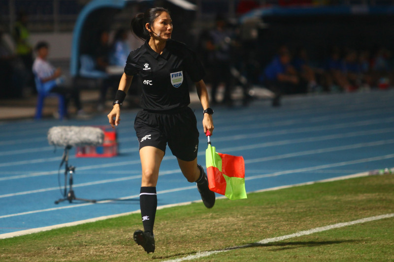 Các học trò của HLV Mai Đức Chung đáng nhẽ ra đã đoạt Huy chương vàng nếu pha lập công ở phút 30 của Bích Thùy không bị thổi lỗi việt vị theo cách khó tin. trong-tai-bien-2-1766013446069-1766013446481528140981.jpg