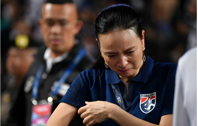 Báo chí xứ Chùa vàng tỏ ra vô cùng thất vọng và chỉ trích thẳng thắn FAT và Madam Pang. 8888888888888888.png