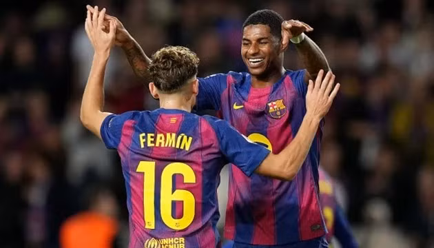 Lúc này, MU sẵn sàng bán Rashford với giá 25 triệu bảng cộng 5 triệu phụ phí và được xem là "món hời" đối với đội bóng xứ Catalonia. 20251103-020017-h4623tou.jpg