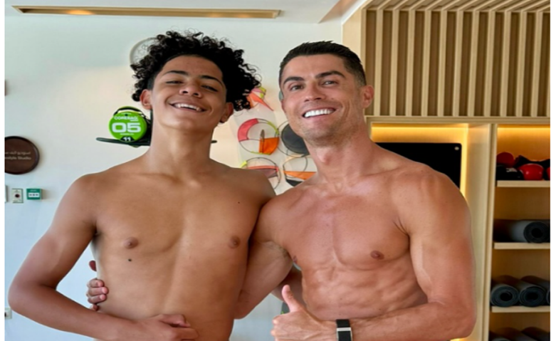 Cristiano Ronaldo Jr. (sinh năm 2010), con trai cả của Cristiano Ronaldo, nhưng danh tính mẹ cầu thủ này chưa được tiết lộ. 0000000000000000000-6447.png