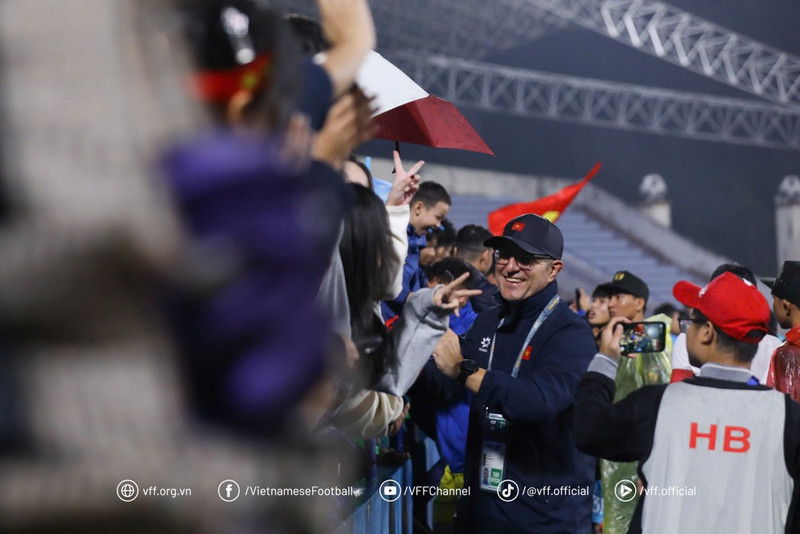 Các đội đứng đầu mỗi bảng ở vòng loại sẽ đoạt vé dự vòng chung kết U17 châu Á 2026. img-20241027-220805.jpg