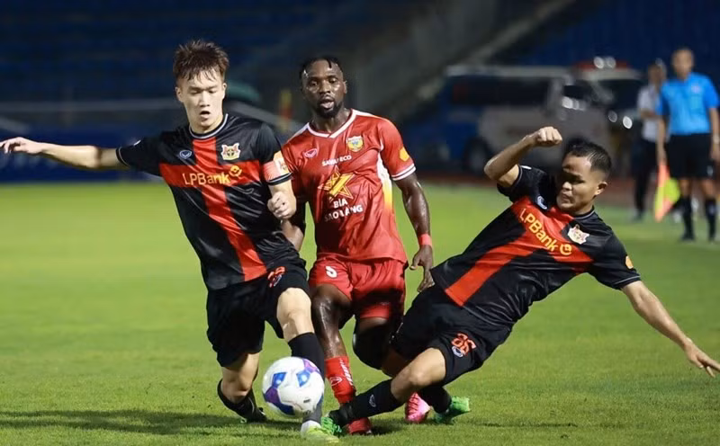 Với lực lượng đồng đều, khả năng Ninh Bình sẽ tiếp tục nối dài chuỗi trận bất bại ở giải đấu hàng đầu của bóng đá Việt Nam. ninh-binh-1.jpg