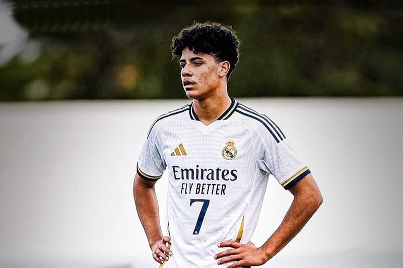 Nếu được ký hợp đồng với đội trẻ của Real Madrid, đây sẽ là bước ngoặt đáng chú ý trong hành trình phát triển sự nghiệp thi đấu của con trai cả nhà Ronaldo. 657485891-1347198264101037-9012125840137842070-n.jpg