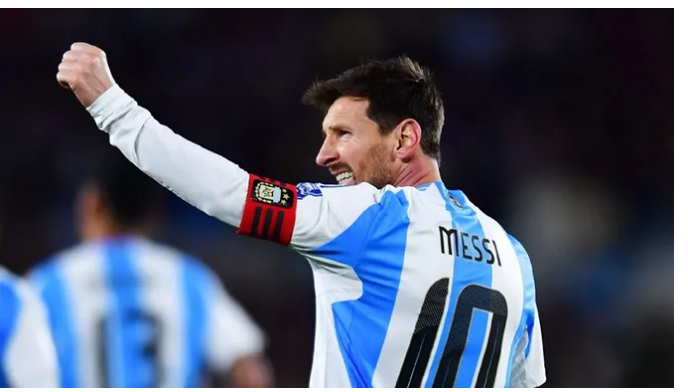 Pique cũng từng nhận định Messi là 1 tài năng thiên bẩm, có tư duy vượt trội mà anh chưa từng thấy ở ai khác, và không thuộc về hành tinh này. 99999999999999999998888888.png