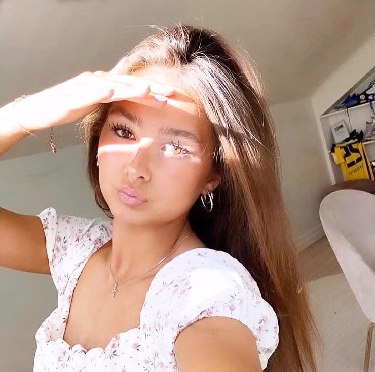 Sondergaard mang vẻ đẹp mộng mơ huyền ảo khiến fan hâm mộ xao xuyến. lo-dien-sieu-cau-thu-alice-sondergaard-2-copy-1753403371-884-width740height922.jpg