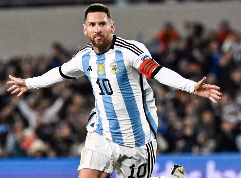 Trong buổi phỏng vấn với tờ SPORT, khi được hỏi về khả năng tham dự World Cup 2026, Messi tiết lộ đầy ẩn ý. messi.jpg