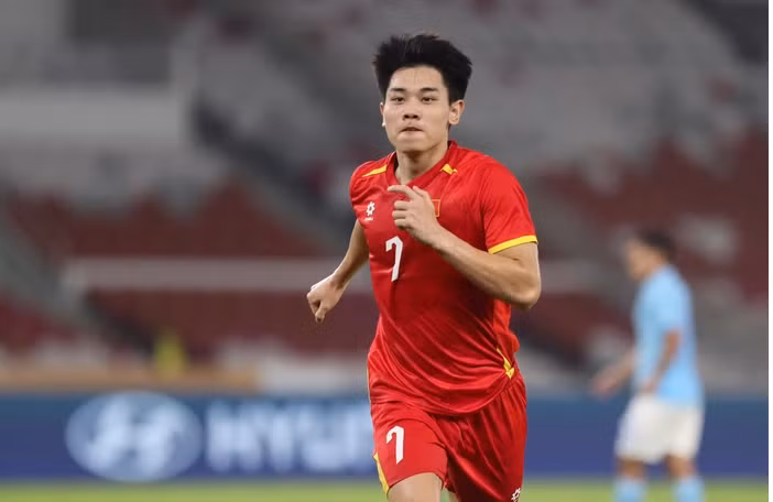 Em xin dành chiến thắng cho gia đình, người hâm mộ. Mọi người đều rất đặc biệt. Điều đó thôi thúc chúng em chiến đấu đến cùng. Lúc đó em chỉ biết cháy hết mình”, Đình Bắc nói thêm. 88888888888888888888.png