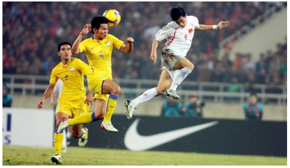 Thi đấu nổi bật với 20 bàn thắng chia đều cho 2 mùa V-League 2006 và 2007 nhưng anh không thể có được một danh hiệu tập thể nào. 00.png