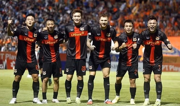 Mới nhất, Ninh Bình FC vượt lên chạm mốc 28 trận bất bại khi thắng ấn tượng 2-0 trước Thép Nam Định tại vòng 4 V-League 2025/26. 20250901-140213-wtkdazga-1.jpg